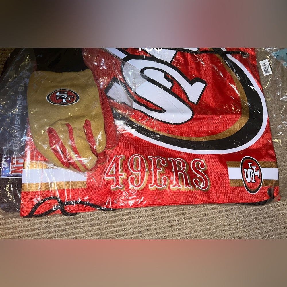 49Ers nylon backpack and gloves-new no tag